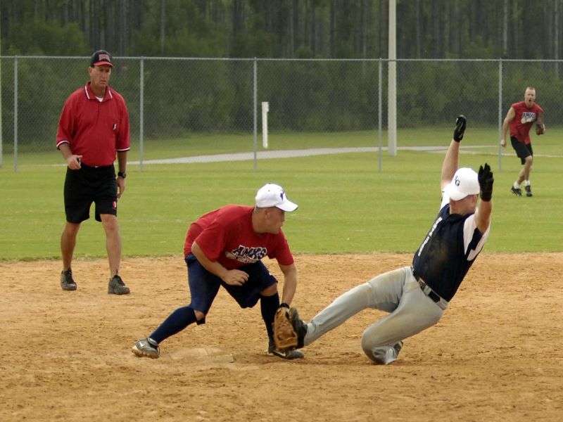 tag-play-at-second-base